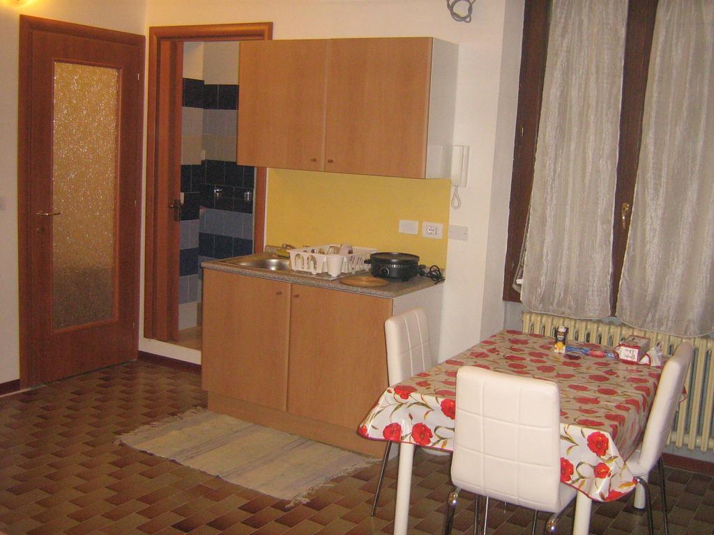 Flat In Milan 3 Apartment Room photo